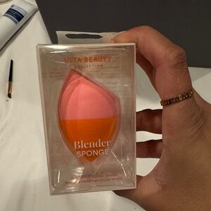 Ulta Beauty Dual-Tone Blender Sponge